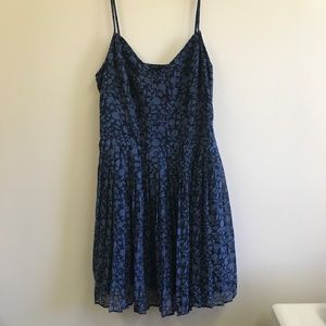 Hollister S navy blue floral strappy sun dress
